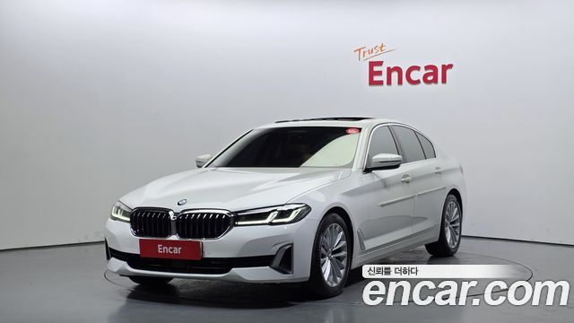 BMW 5-Series 520i Luxury