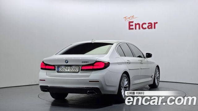 BMW 5-Series 520i Luxury
