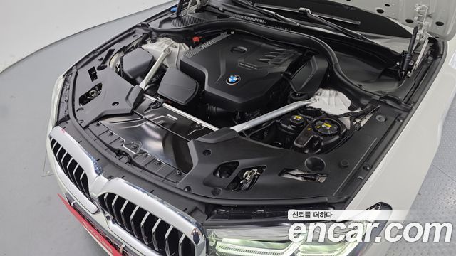 BMW 5-Series 520i Luxury