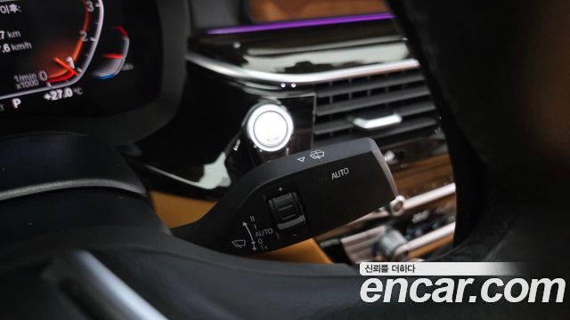 BMW 5-Series 520i Luxury
