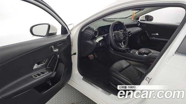 Mercedes-Benz A-Class A220 Hatchback