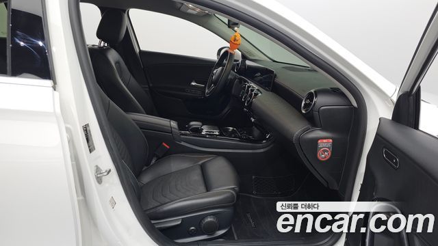 Mercedes-Benz A-Class A220 Hatchback
