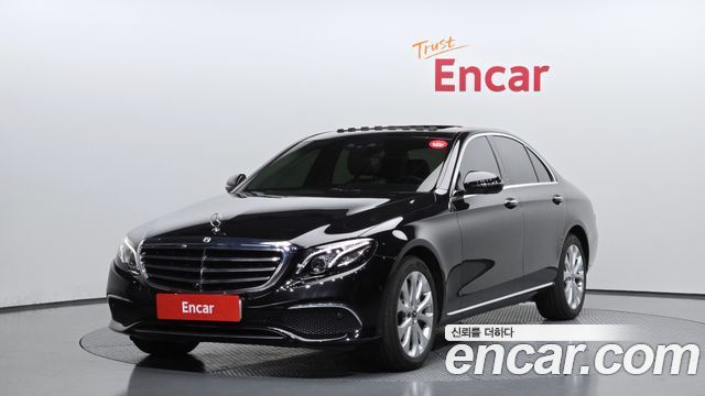 Mercedes-Benz E-Class E300 4MATIC Exclusive
