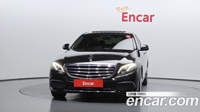 Mercedes-Benz E-Class E300 4MATIC Exclusive