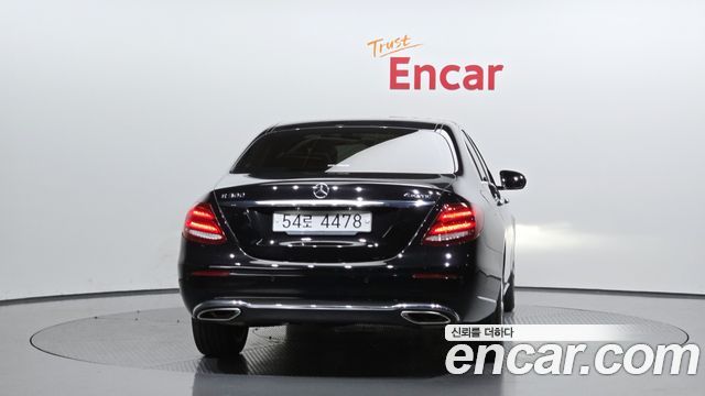 Mercedes-Benz E-Class E300 4MATIC Exclusive