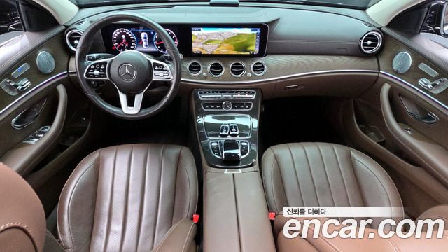 Mercedes-Benz E-Class E300 4MATIC Exclusive