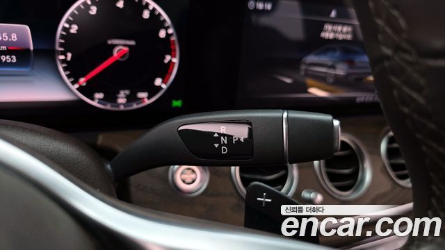 Mercedes-Benz E-Class E300 4MATIC Exclusive