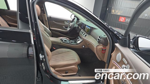 Mercedes-Benz E-Class E300 4MATIC Exclusive