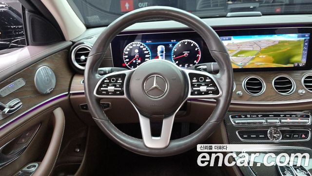 Mercedes-Benz E-Class E300 4MATIC Exclusive