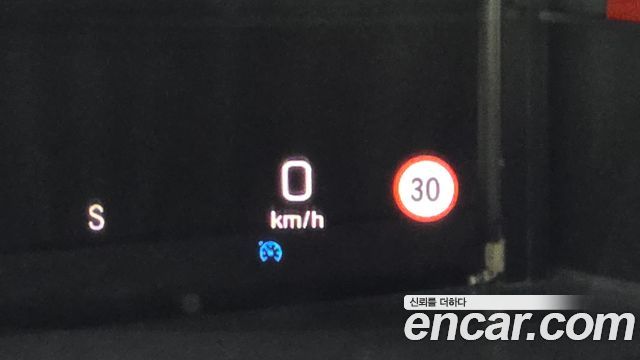 Mercedes-Benz E-Class E300 4MATIC Exclusive