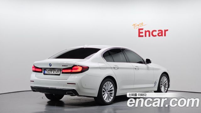 BMW 5-Series 520i Luxury