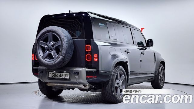 Land Rover Defender 110 P300 X-Dynamic SE