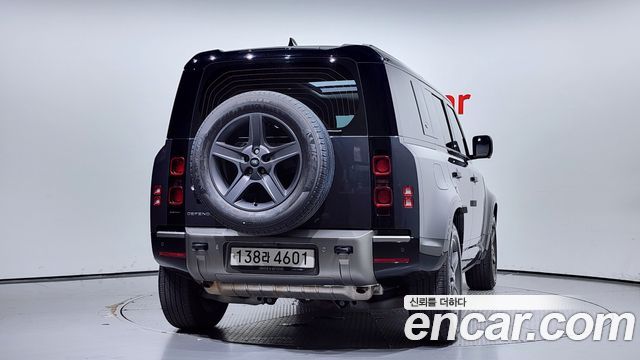 Land Rover Defender 110 P300 X-Dynamic SE