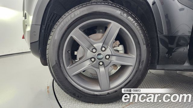 Land Rover Defender 110 P300 X-Dynamic SE