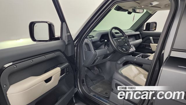 Land Rover Defender 110 P300 X-Dynamic SE