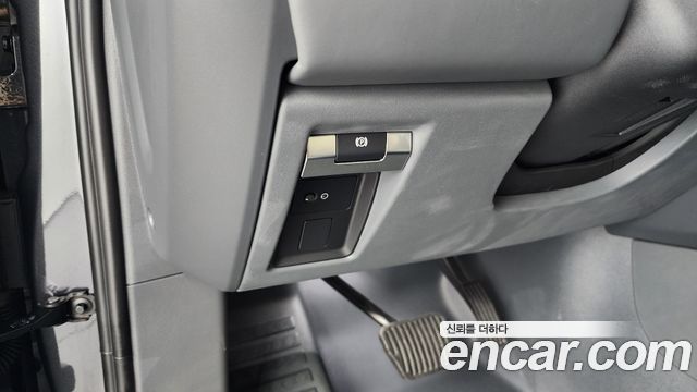 Land Rover Defender 110 P300 X-Dynamic SE