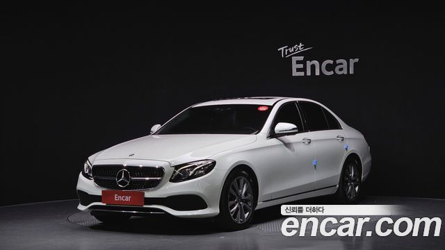 Mercedes-Benz E-Class E300 4MATIC Avnatgarde