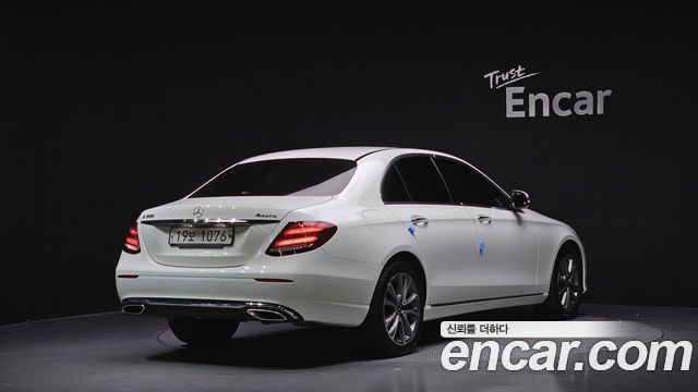 Mercedes-Benz E-Class E300 4MATIC Avnatgarde