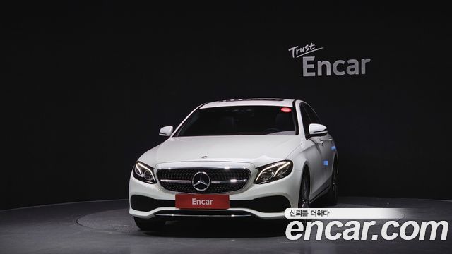 Mercedes-Benz E-Class E300 4MATIC Avnatgarde