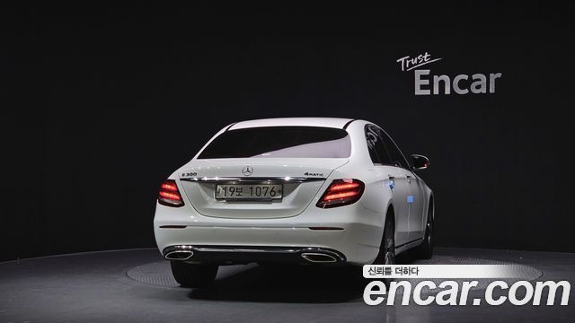 Mercedes-Benz E-Class E300 4MATIC Avnatgarde