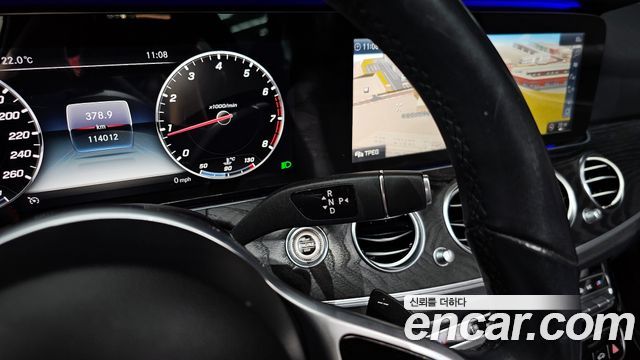 Mercedes-Benz E-Class E300 4MATIC Avnatgarde
