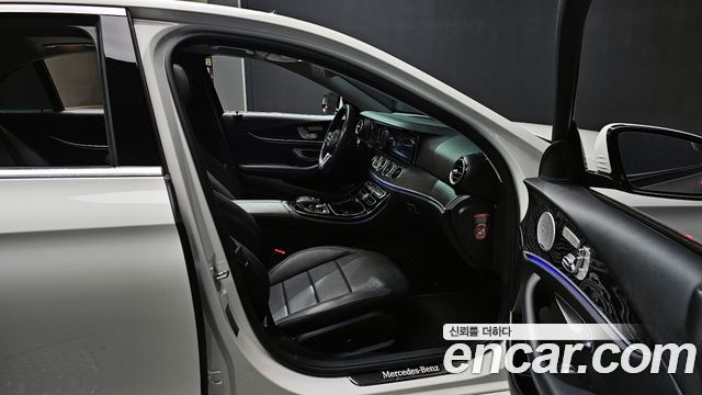 Mercedes-Benz E-Class E300 4MATIC Avnatgarde
