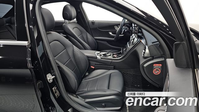 Mercedes-Benz C-Class C200 AMG Line