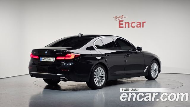 BMW 5-Series 523d xDrive Luxury