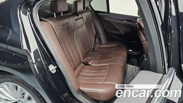 BMW 5-Series 523d xDrive Luxury