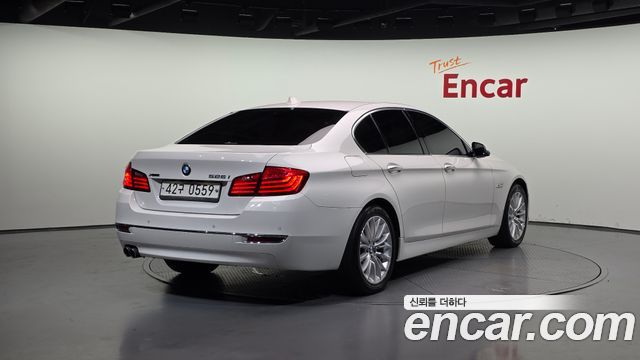 BMW 5-Series 528i xDrive Luxury Plus