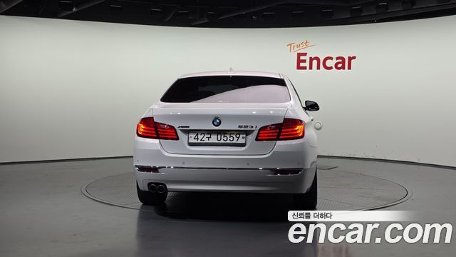 BMW 5-Series 528i xDrive Luxury Plus