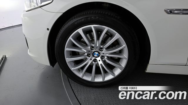 BMW 5-Series 528i xDrive Luxury Plus