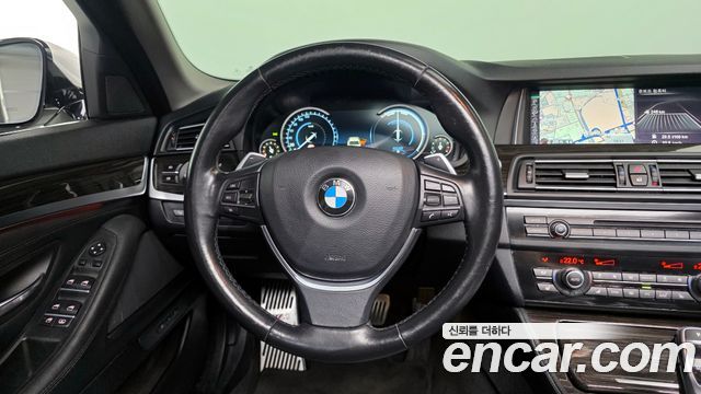 BMW 5-Series 528i xDrive Luxury Plus