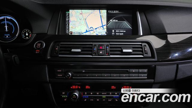BMW 5-Series 528i xDrive Luxury Plus