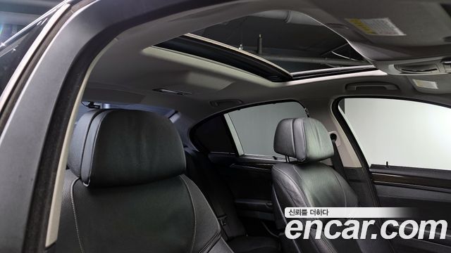 BMW 5-Series 528i xDrive Luxury Plus