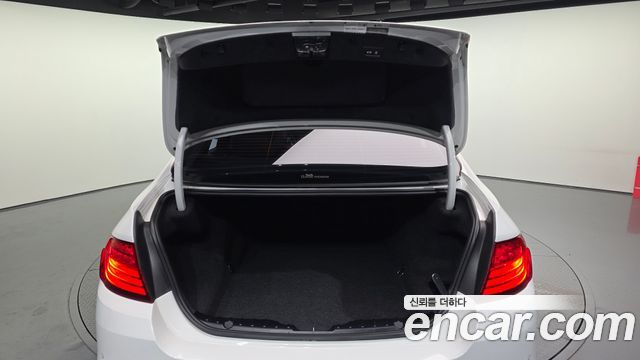 BMW 5-Series 528i xDrive Luxury Plus