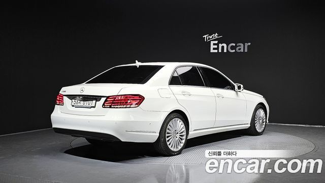 Mercedes-Benz E-Class E300 Elegance