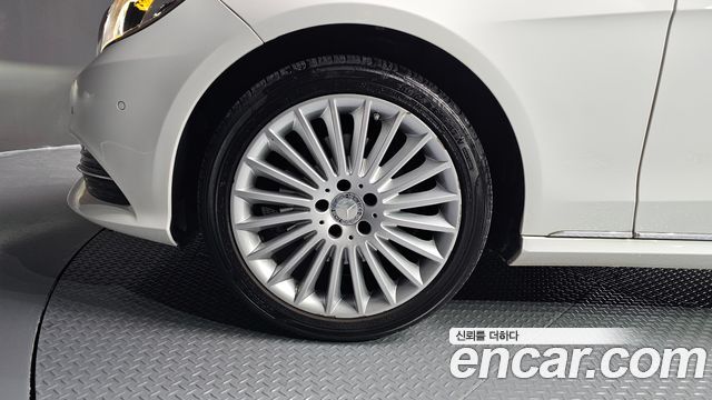 Mercedes-Benz E-Class E300 Elegance
