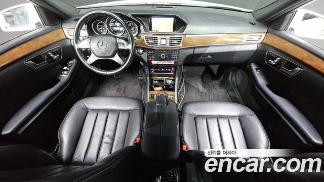 Mercedes-Benz E-Class E300 Elegance