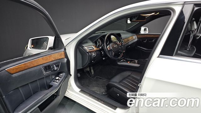 Mercedes-Benz E-Class E300 Elegance