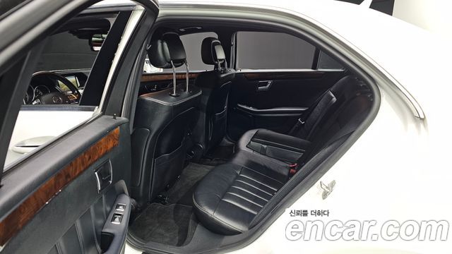Mercedes-Benz E-Class E300 Elegance