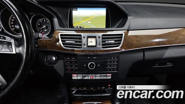 Mercedes-Benz E-Class E300 Elegance