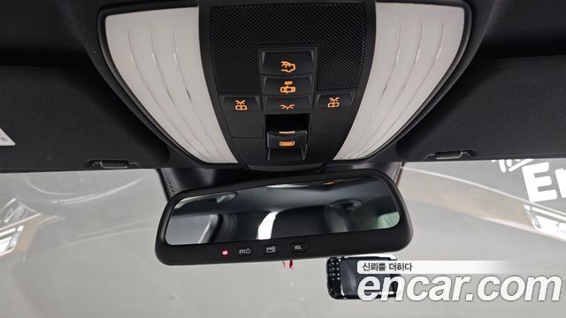 Mercedes-Benz E-Class E300 Elegance