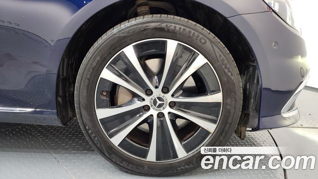 Mercedes-Benz E-Class E300e 4MATIC Exclusive