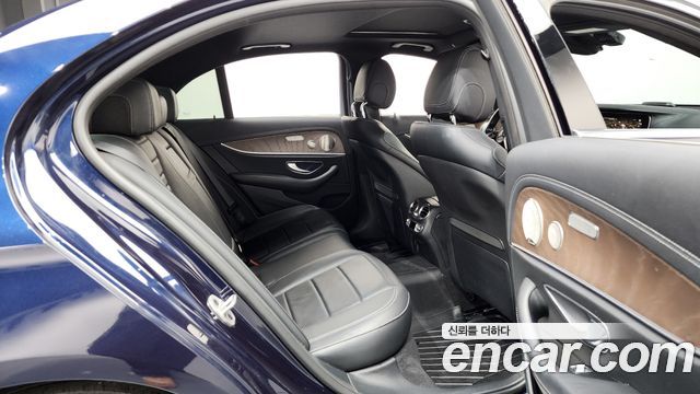 Mercedes-Benz E-Class E300e 4MATIC Exclusive