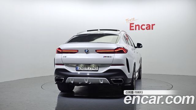 BMW X6 M50i