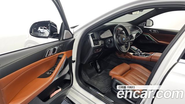 BMW X6 M50i