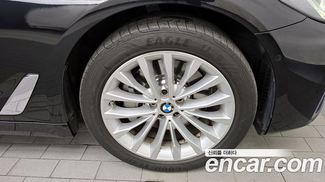 BMW 5-Series 530i Luxury