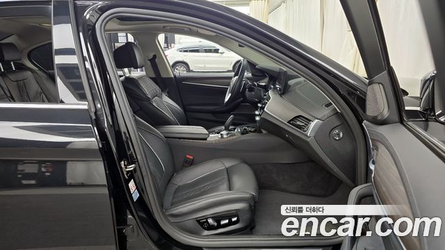 BMW 5-Series 530i Luxury