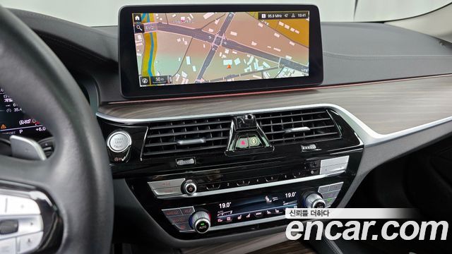 BMW 5-Series 530i Luxury